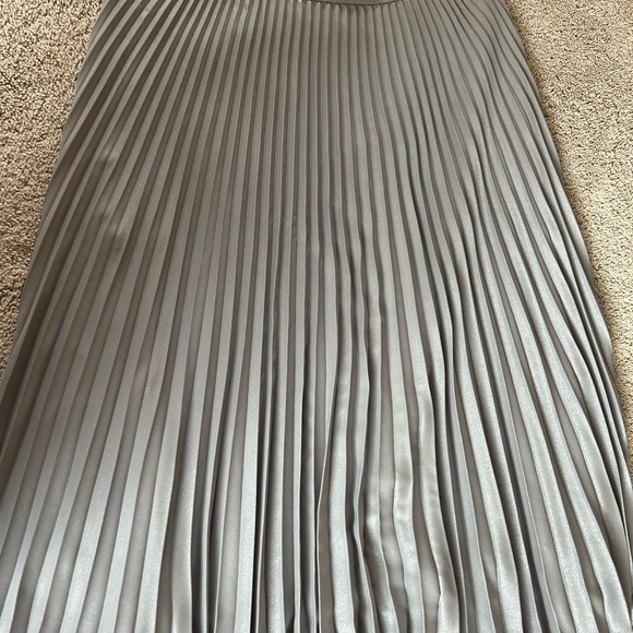 Club Mónaco metalic silver pleated skirt - Picture 4 of 4